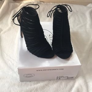 NIB Black suede “Alayna” cage sandal size 7.5